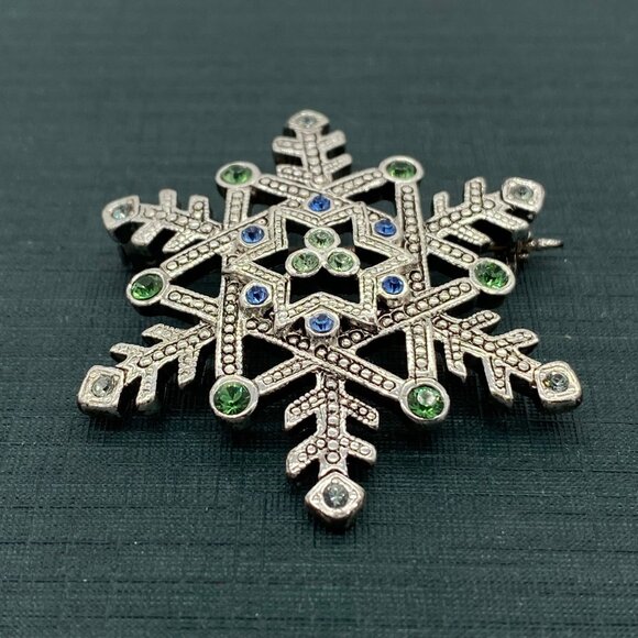 Vintage Rhinestone Snowflake Brooch Silver Tone With Green and Blue Rhinestones - Picture 6 of 10